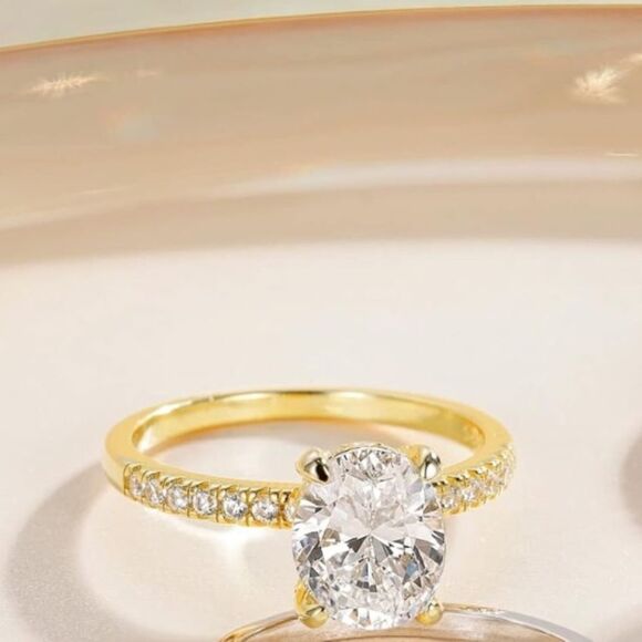 3 Carat Gold Engagement Ring - Picture 4 of 6